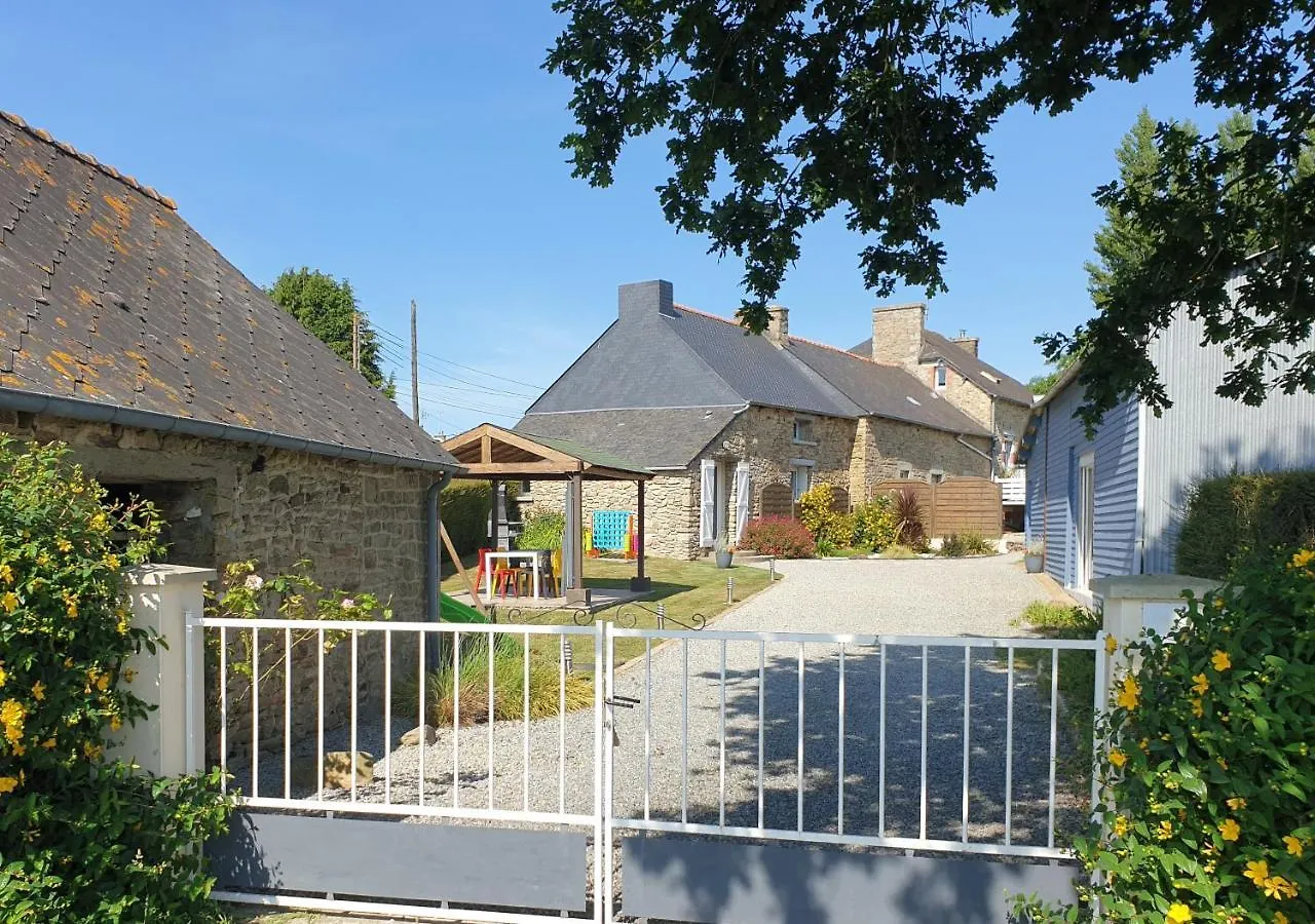 Hébergement de vacances Charming Traditional 2-Bed Cottage Near Plémet