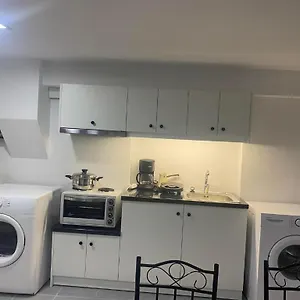 https://le-chris-central-apartments.rethymnohotels.net